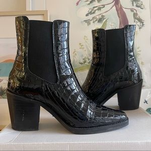 L’Intervalle Black Croc Booties - W7